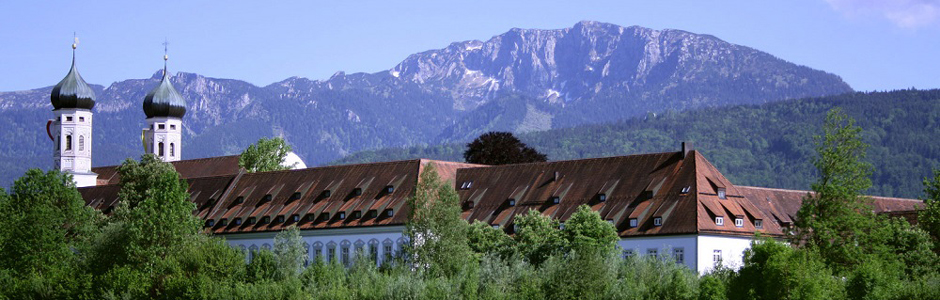 Kloster Benediktbeuern vor Benediktenwand