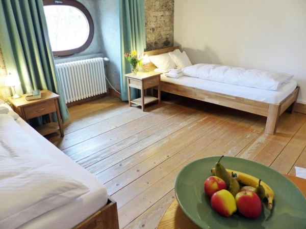 665377551_Zimmer neu Maierhof_1.jpg