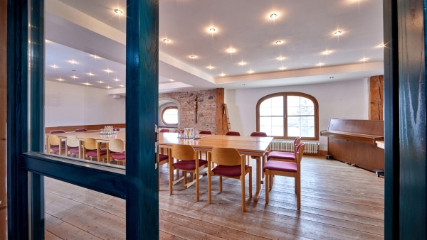 Tagungsraum 7 mit Konferenztisch im Zentrum f&uuml;r Umwelt und Kultur