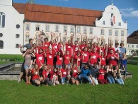 Aus-Benediktbeuern-in-die-ganze-Welt-27-junge-Menschen-als-Volunteers-ausgesendet_image300
