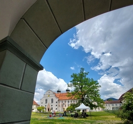 Kloster Benediktbeuern Tag des offenen Klosters 2023 Arkadenbogen