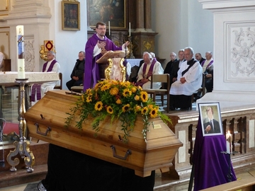 Provinzial Pater Reinhard Gesing ging in seiner Predigt auf die große Menschenfreundlichkeit des verstorbenen Paters Peter Boekholt ein. 