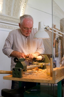 Drechler Jürgen Kirchner, JUWEL Pfingstmarkt 2023 im Kloster Benediktbeuern